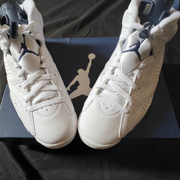 Authentic - Jordan 6 Retro \